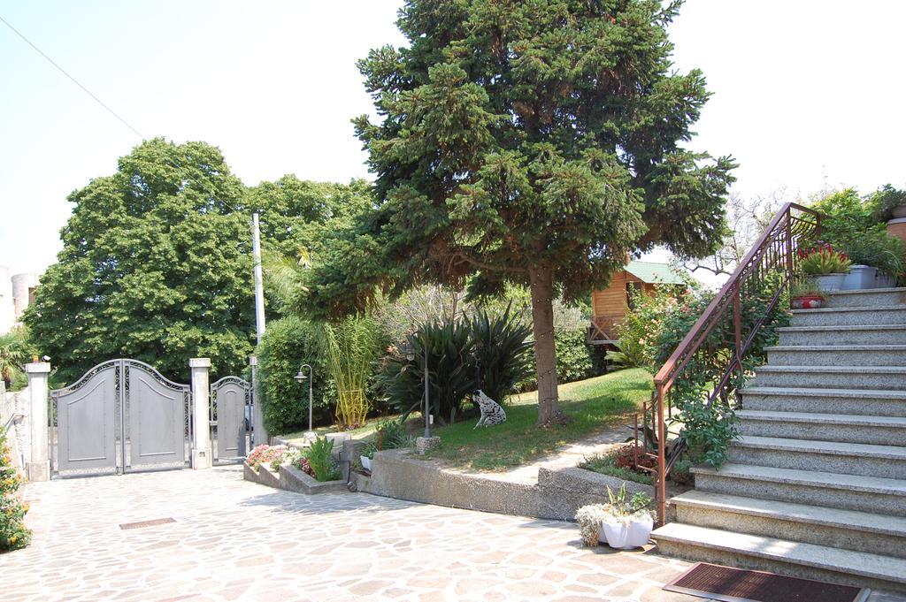 B&B Villa Francesca Soverato Marina Dış mekan fotoğraf
