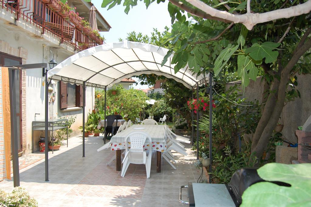 B&B Villa Francesca Soverato Marina Dış mekan fotoğraf