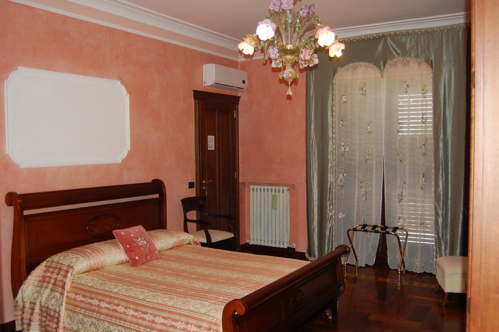B&B Villa Francesca Soverato Marina Oda fotoğraf