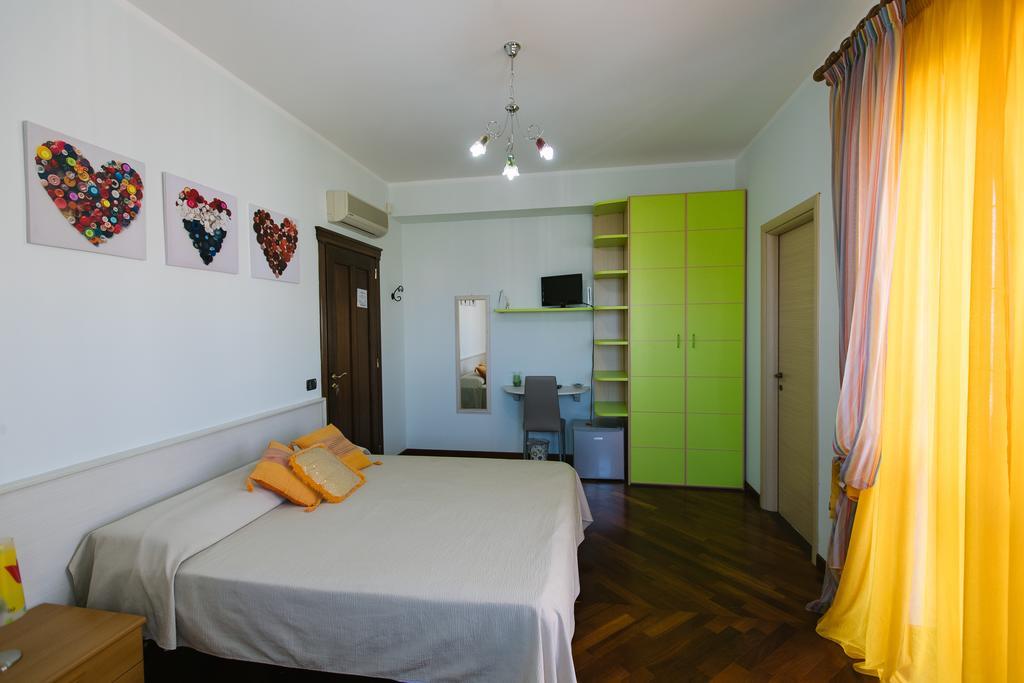 B&B Villa Francesca Soverato Marina Dış mekan fotoğraf