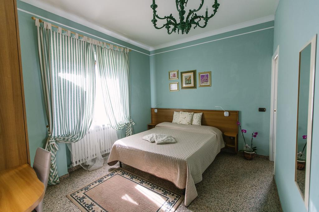 B&B Villa Francesca Soverato Marina Dış mekan fotoğraf